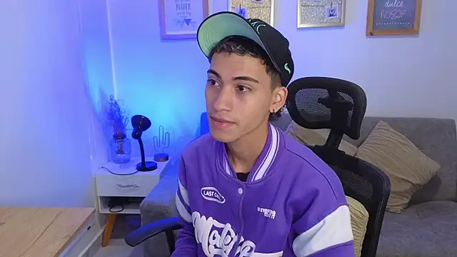 yulian vasquez online show from December 5, 2025, 12:25 pm