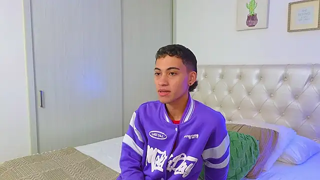 yulian vasquez online show from January 15, 2026, 7:39 pm