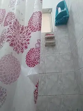 Valenn fernandez online show from March 10, 2026, 3:06 pm