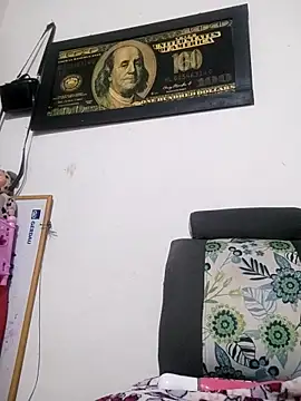 Snapshot of Valenn_fernandez chatting on May 6, 2026, 3:46 am Valenn fernandez online show from May 6, 2026, 3:46 am