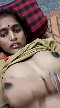 Guriya0076 online show from October 12, 2025, 9:47 pm