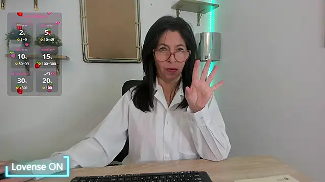 SabinaDeluxe cg online show from October 11, 2025, 1:31 pm