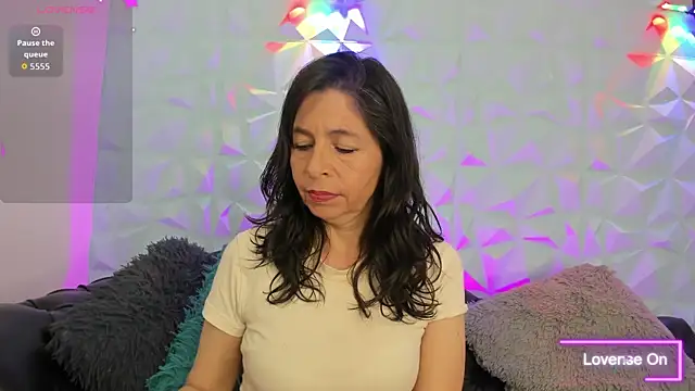 SabinaDeluxe cg online show from December 17, 2025, 4:46 pm