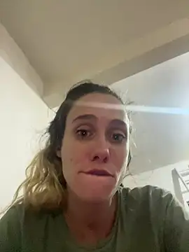 Snapshot of blond-96 chatting on March 7, 2026, 1:24 am blond-96 online show from March 7, 2026, 1:24 am