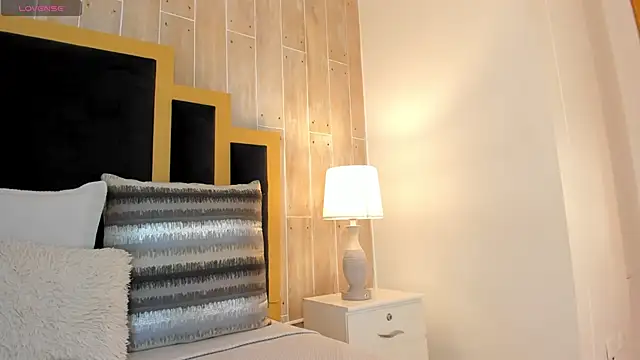 Snapshot of isabellasouza chatting on January 6, 2026, 7:50 pm isabellasouza online show from January 6, 2026, 7:50 pm