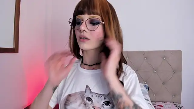 Snapshot of abby_jones2 chatting on November 12, 2025, 2:45 am abby jones2 online show from November 12, 2025, 2:45 am