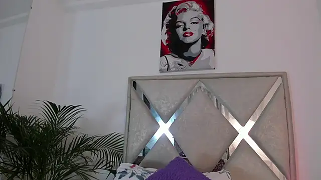 Snapshot of abby_jones2 chatting on March 31, 2026, 2:13 am abby jones2 online show from March 31, 2026, 2:13 am