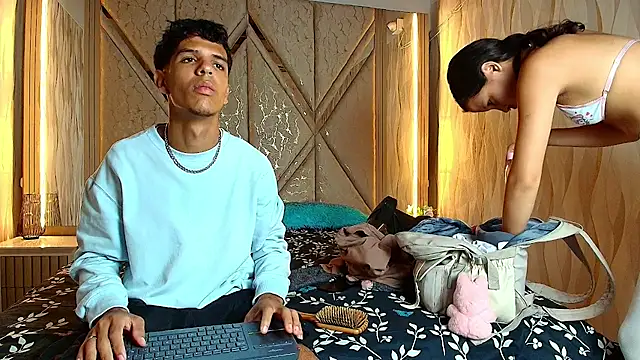 Hotcouple 222 online show from January 6, 2026, 7:12 am