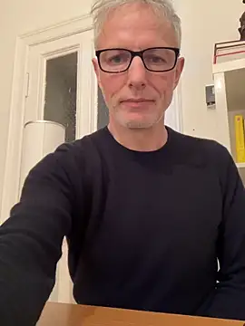 Snapshot of SexyLeon8 chatting on February 7, 2025, 4:35 pm SexyLeon8 online show from February 7, 2025, 4:35 pm