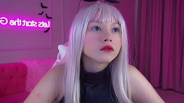 KeiraAsti online show from October 29, 2025, 6:20 pm