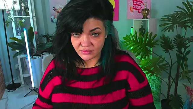 MaryHarrys online show from November 5, 2025, 2:33 am