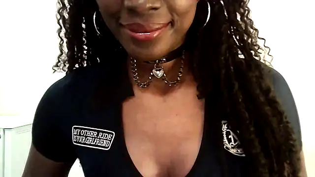 Chatdoll2 online show from October 18, 2025, 6:19 pm