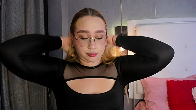 ximenanoah online show from September 10, 2025, 1:33 pm