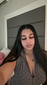 LilMisIndianx online show from March 13, 2026, 2:23 pm