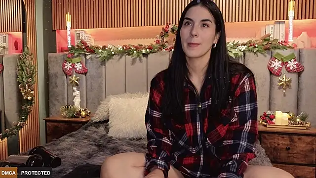 Angelina Dior online show from December 19, 2025, 6:15 pm