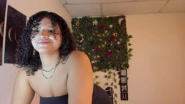 Snapshot of chloe_kisses chatting on October 16, 2025, 11:44 am chloe kisses online show from October 16, 2025, 11:44 am