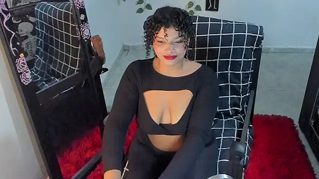 Snapshot of chloe_kisses chatting on October 27, 2025, 11:25 am chloe kisses online show from October 27, 2025, 11:25 am