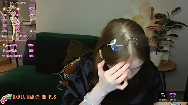 Dilara xBaby online show from March 1, 2026, 9:33 am