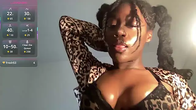 Snapshot of maskedgirl5005 chatting on November 12, 2025, 3:40 am maskedgirl5005 online show from November 12, 2025, 3:40 am