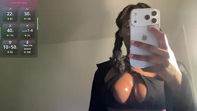 Snapshot of maskedgirl5005 chatting on January 16, 2026, 12:25 am maskedgirl5005 online show from January 16, 2026, 12:25 am