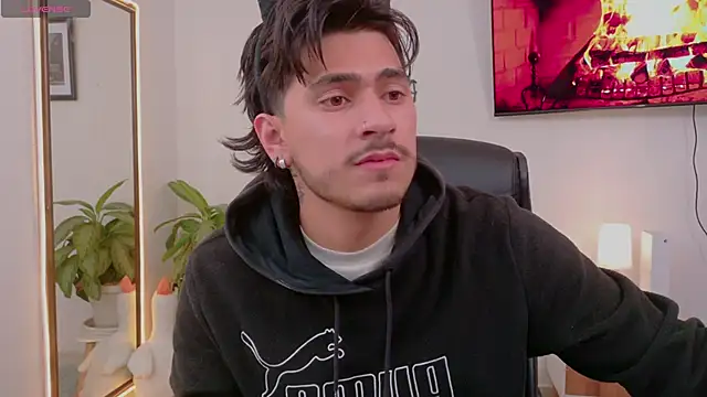 Snapshot of Elian_savoy chatting on September 9, 2025, 12:54 am Elian savoy online show from September 9, 2025, 12:54 am