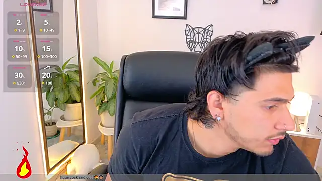 Snapshot of Elian_savoy chatting on September 17, 2025, 10:33 pm Elian savoy online show from September 17, 2025, 10:33 pm