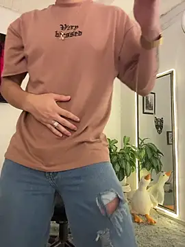 Snapshot of Elian_savoy chatting on October 5, 2025, 3:49 am Elian savoy online show from October 5, 2025, 3:49 am