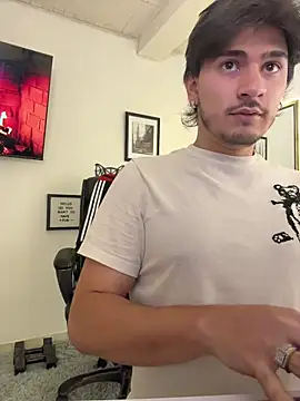 Snapshot of Elian_savoy chatting on October 5, 2025, 11:57 pm Elian savoy online show from October 5, 2025, 11:57 pm