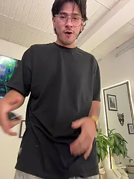 Snapshot of Elian_savoy chatting on October 6, 2025, 11:13 pm Elian savoy online show from October 6, 2025, 11:13 pm