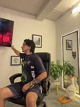 Snapshot of Elian_savoy chatting on October 14, 2025, 8:42 pm Elian savoy online show from October 14, 2025, 8:42 pm