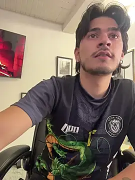 Snapshot of Elian_savoy chatting on October 16, 2025, 12:44 am Elian savoy online show from October 16, 2025, 12:44 am