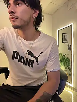 Snapshot of Elian_savoy chatting on October 22, 2025, 11:48 pm Elian savoy online show from October 22, 2025, 11:48 pm