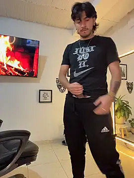 Snapshot of Elian_savoy chatting on October 31, 2025, 2:01 am Elian savoy online show from October 31, 2025, 2:01 am