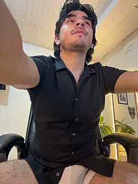 Snapshot of Elian_savoy chatting on November 10, 2025, 11:59 pm Elian savoy online show from November 10, 2025, 11:59 pm