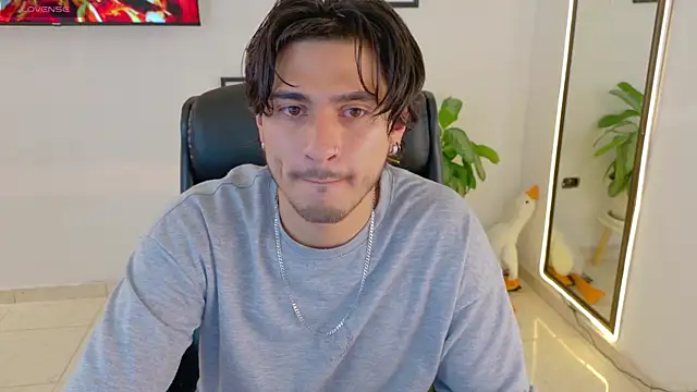 Snapshot of Elian_savoy chatting on December 2, 2025, 1:44 am Elian savoy online show from December 2, 2025, 1:44 am