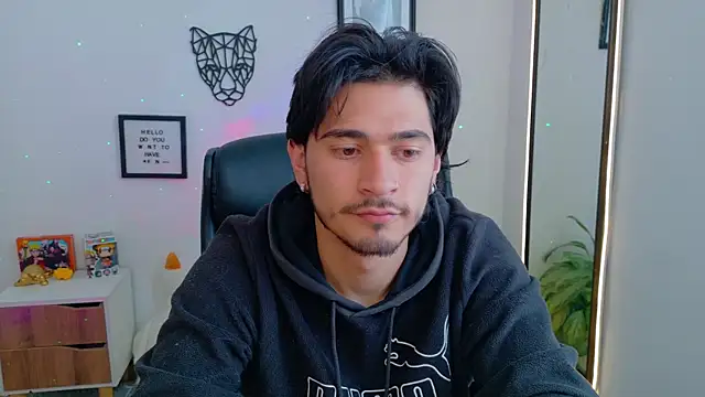 Snapshot of Elian_savoy chatting on December 16, 2025, 1:05 pm Elian savoy online show from December 16, 2025, 1:05 pm