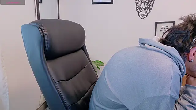 Snapshot of Elian_savoy chatting on January 15, 2026, 12:43 pm Elian savoy online show from January 15, 2026, 12:43 pm