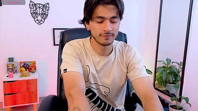 Snapshot of Elian_savoy chatting on February 14, 2026, 11:29 am Elian savoy online show from February 14, 2026, 11:29 am