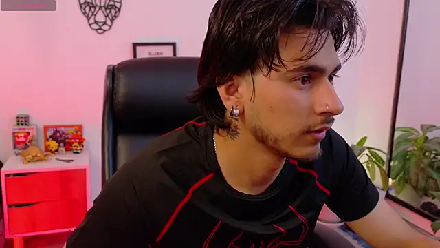 Snapshot of Elian_savoy chatting on February 20, 2026, 12:38 pm Elian savoy online show from February 20, 2026, 12:38 pm