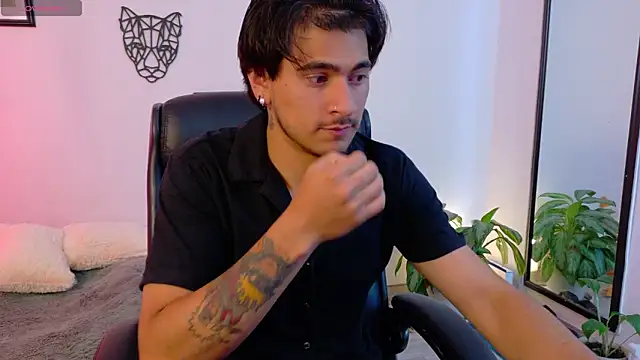 Snapshot of Elian_savoy chatting on February 25, 2026, 10:25 am Elian savoy online show from February 25, 2026, 10:25 am