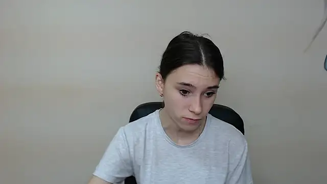 RosaRay  online show from September 16, 2025, 6:36 am