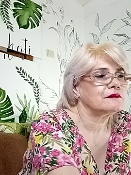 Snapshot of Catty_Lady chatting on June 3, 2026, 8:14 pm Catty Lady online show from June 3, 2026, 8:14 pm