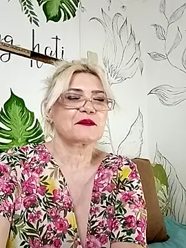 Snapshot of Catty_Lady chatting on July 8, 2026, 7:07 pm Catty Lady online show from July 8, 2026, 7:07 pm