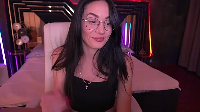 EviLune online show from September 21, 2025, 8:10 pm