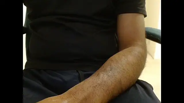 pranastro00 online show from November 12, 2025, 4:40 pm