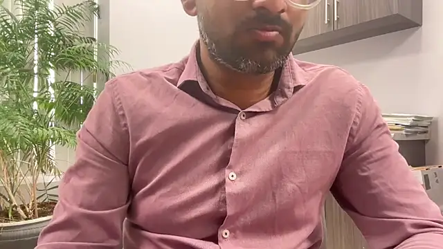 pranastro00 online show from April 9, 2026, 2:22 pm