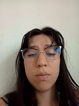 lareinalareinadelanal online show from October 13, 2025, 1:00 pm