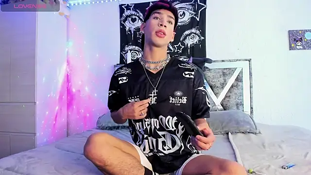 Snapshot of Dark_Boy26 chatting on October 8, 2025, 9:12 pm Dark Boy26 online show from October 8, 2025, 9:12 pm