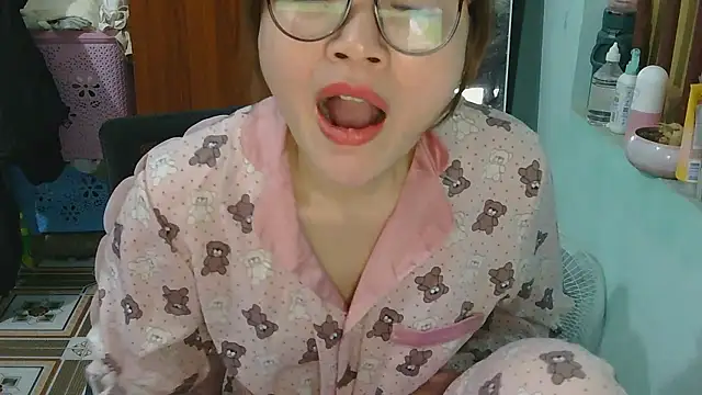 Uhem112 online show from November 7, 2025, 3:45 pm