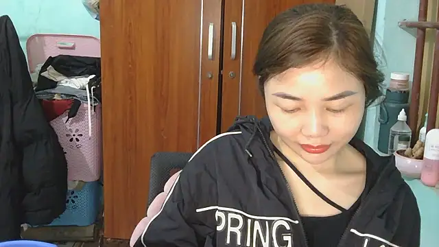 Uhem112 online show from December 3, 2025, 12:51 am